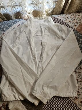 IC COLLECTION Cream Lightweight Athletic Windbreaker